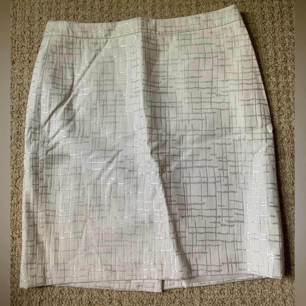 Loft Skirt cream natural sz 6